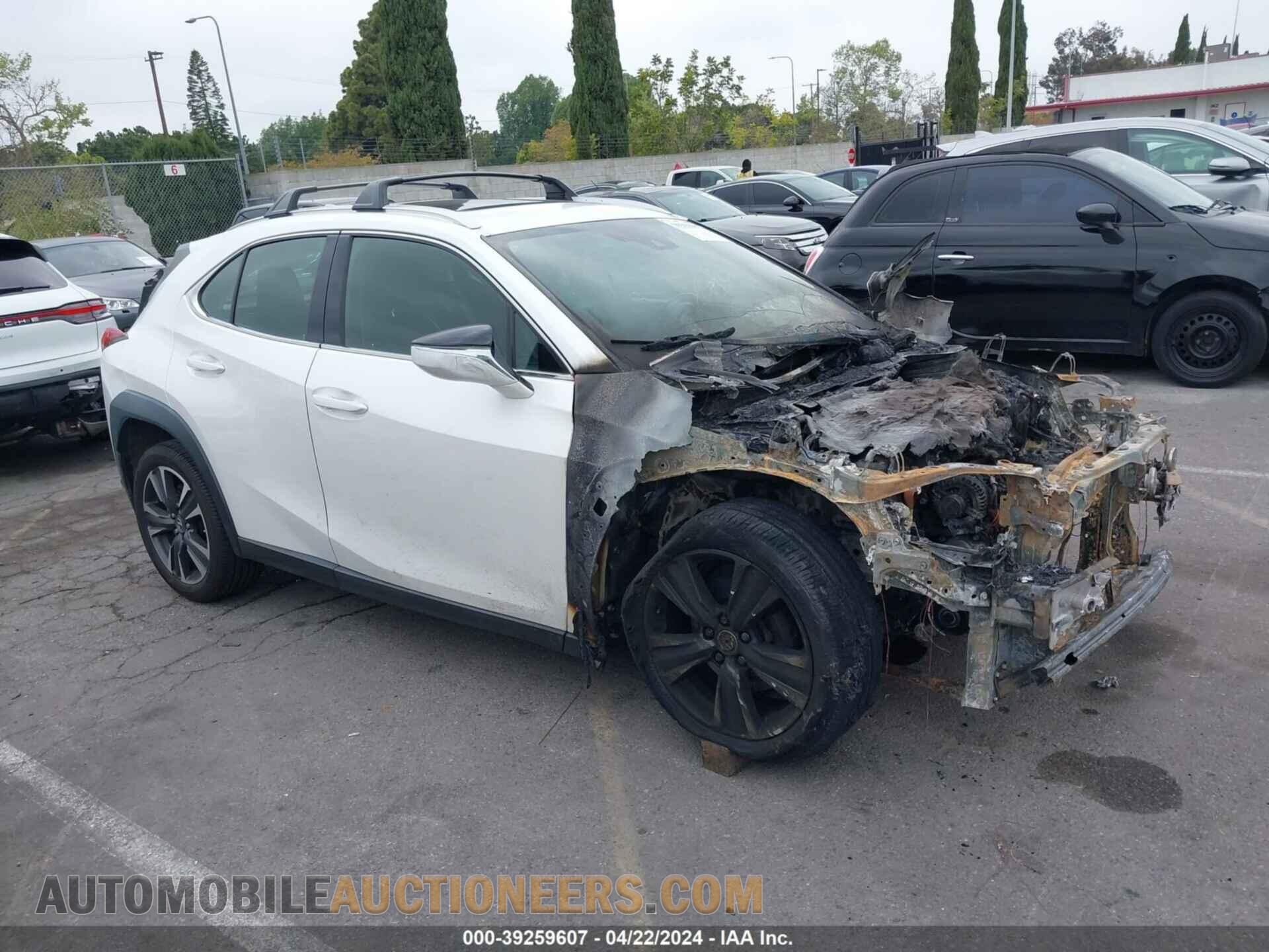 JTHY3JBH2K2013809 LEXUS UX 200 2019