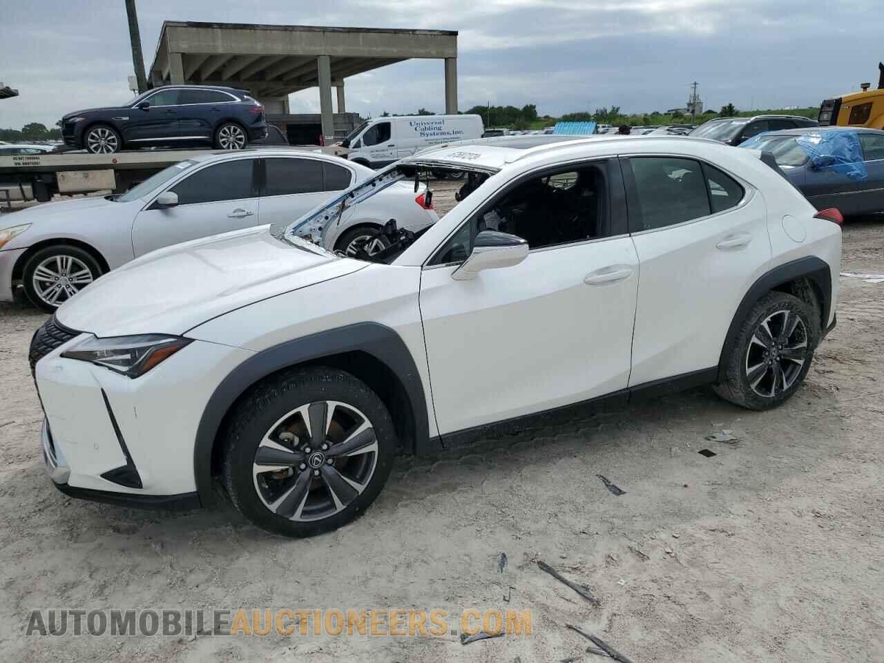JTHY3JBH3K2001622 LEXUS UX 200 2019