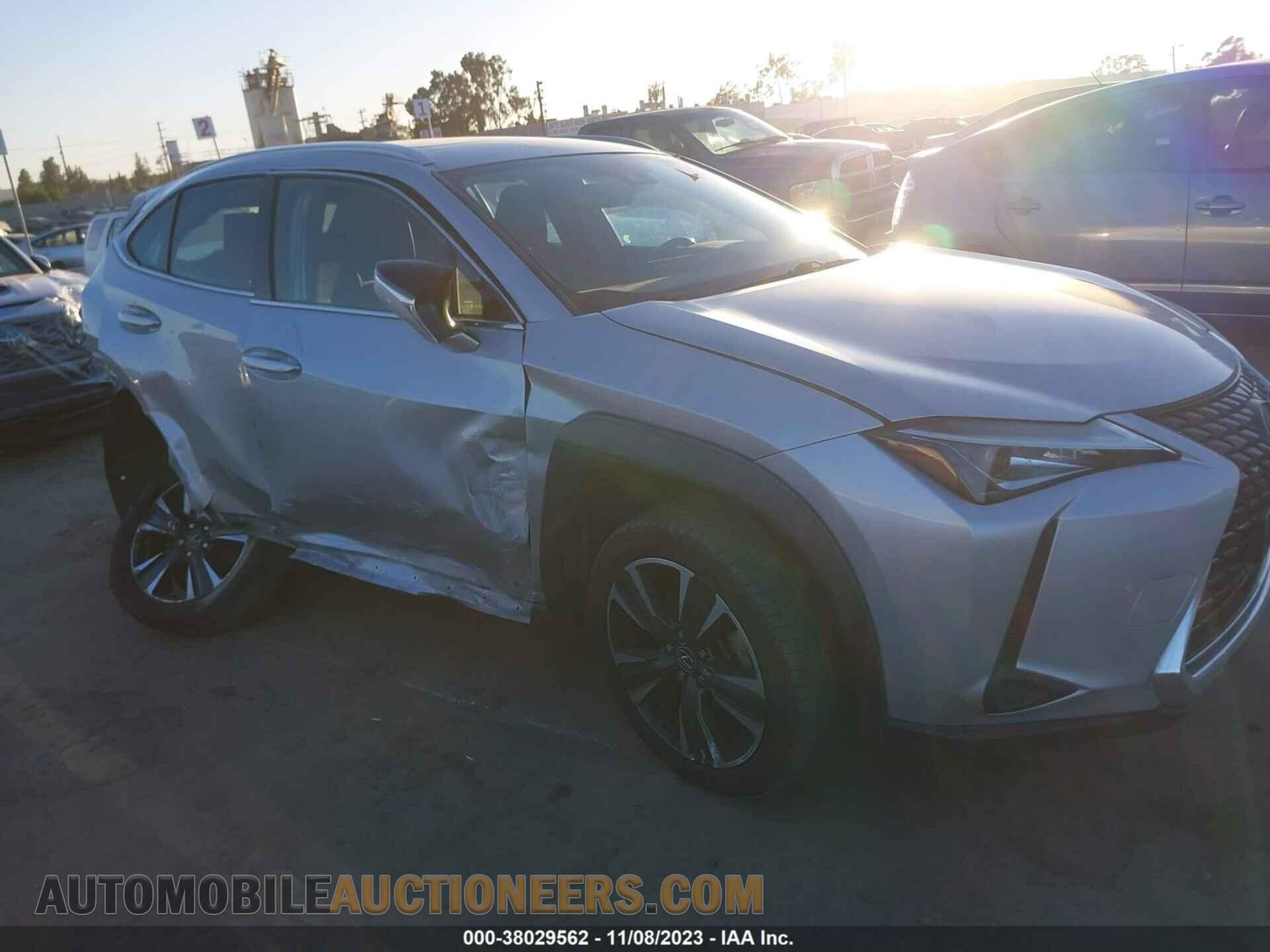 JTHY3JBH6K2015563 LEXUS UX 200 2019