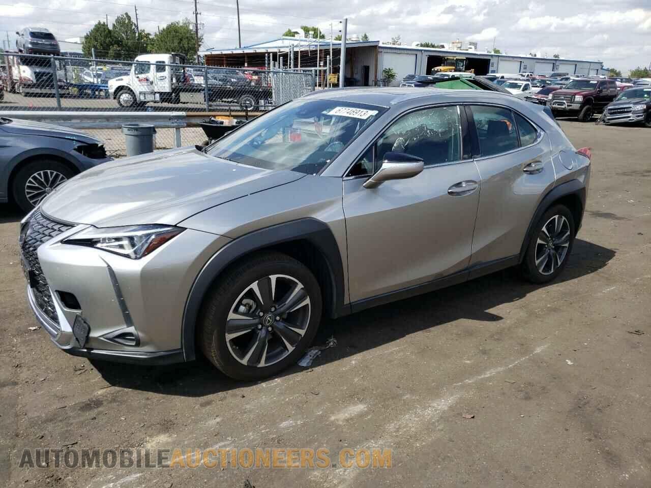 JTHY3JBHXK2003917 LEXUS UX 200 2019