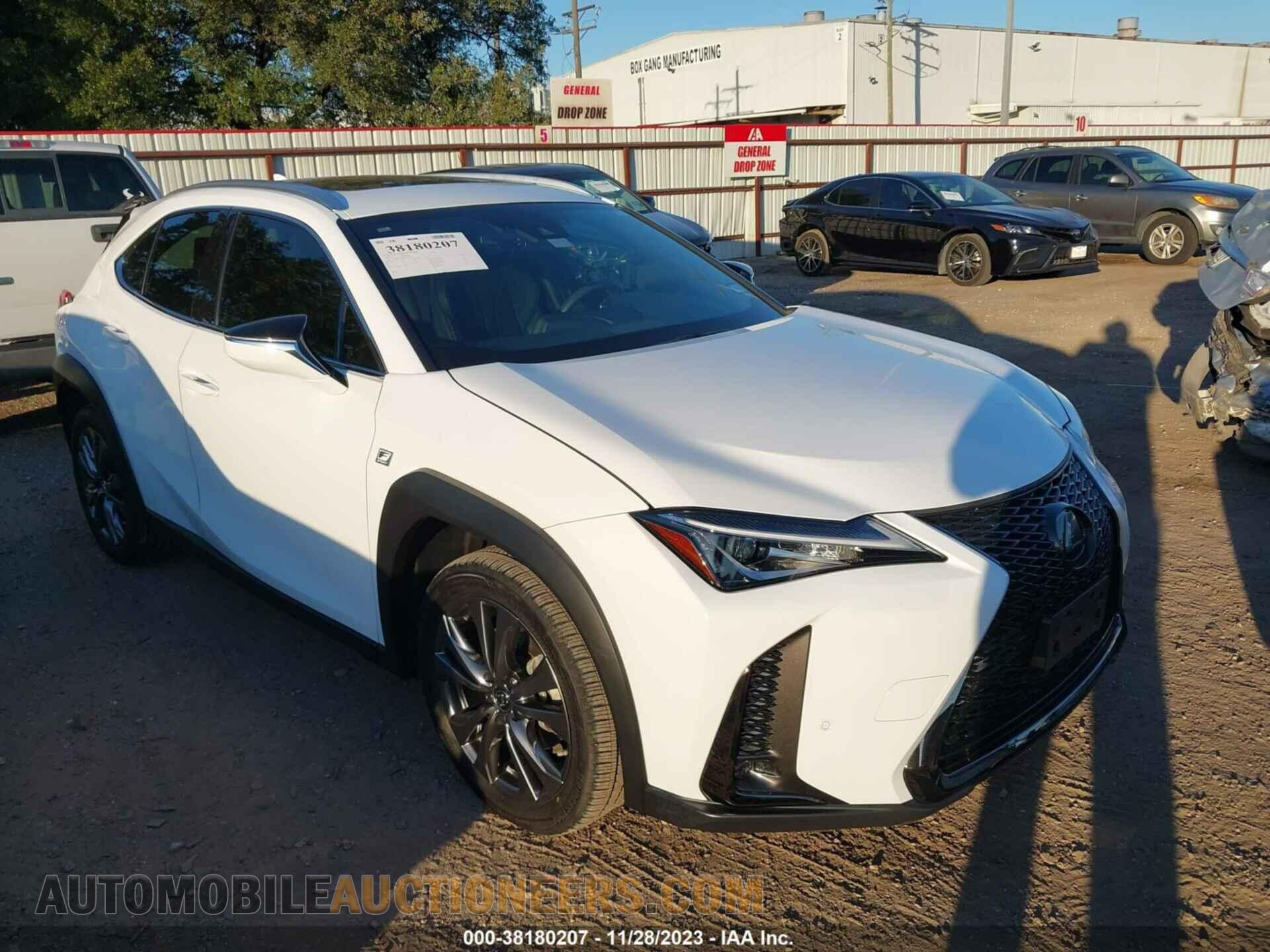 JTHY3JBHXK2006557 LEXUS UX 200 2019