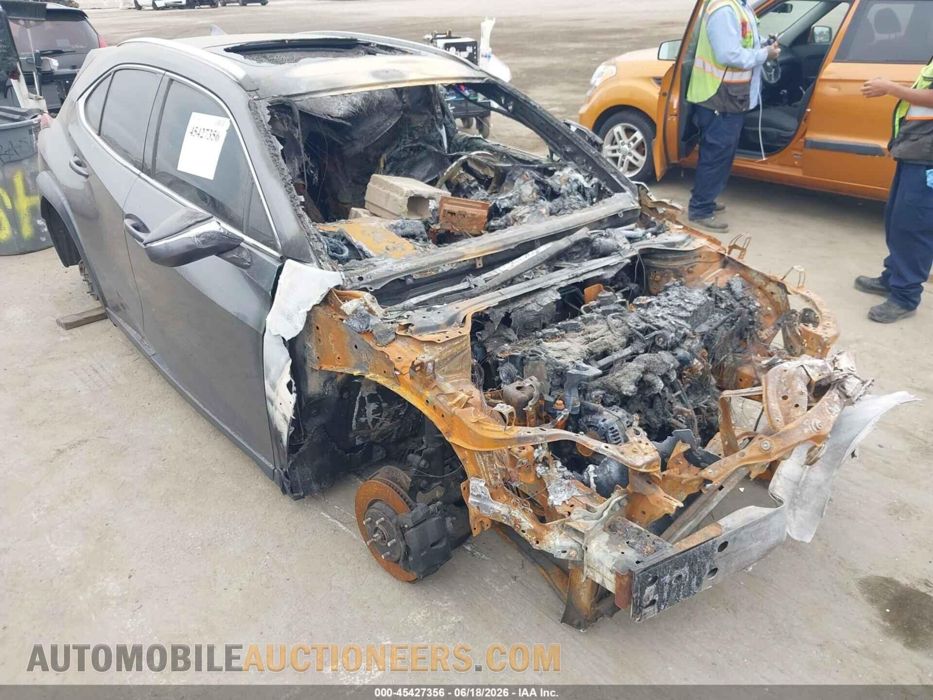 JTHY3JBHXK2016988 LEXUS UX 200 2019