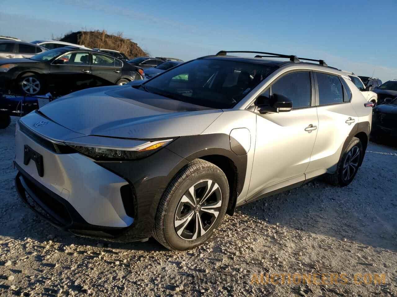 JTMAAAAAXRA035005 TOYOTA BZ4X XLE 2024