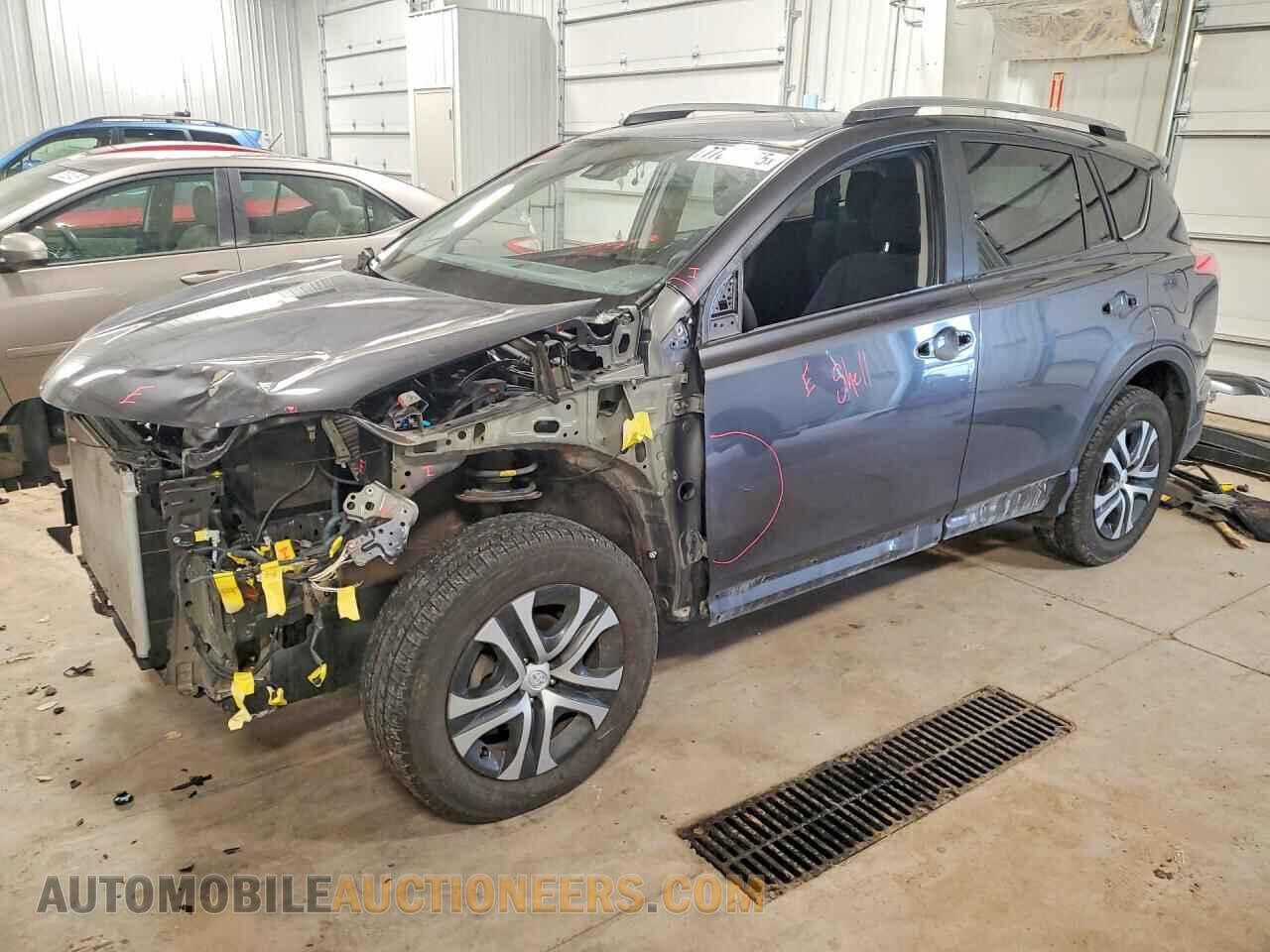 JTMBFREV8HD215517 TOYOTA RAV4 2017