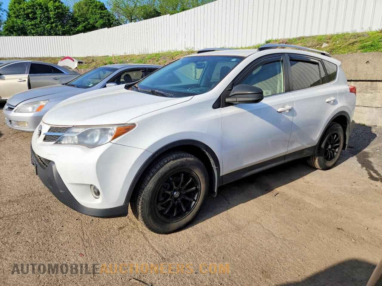 JTMBFREVXFJ040105 TOYOTA RAV4 2015