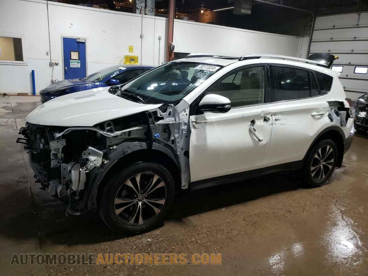 JTMDFREV2FD105116 TOYOTA RAV4 2015