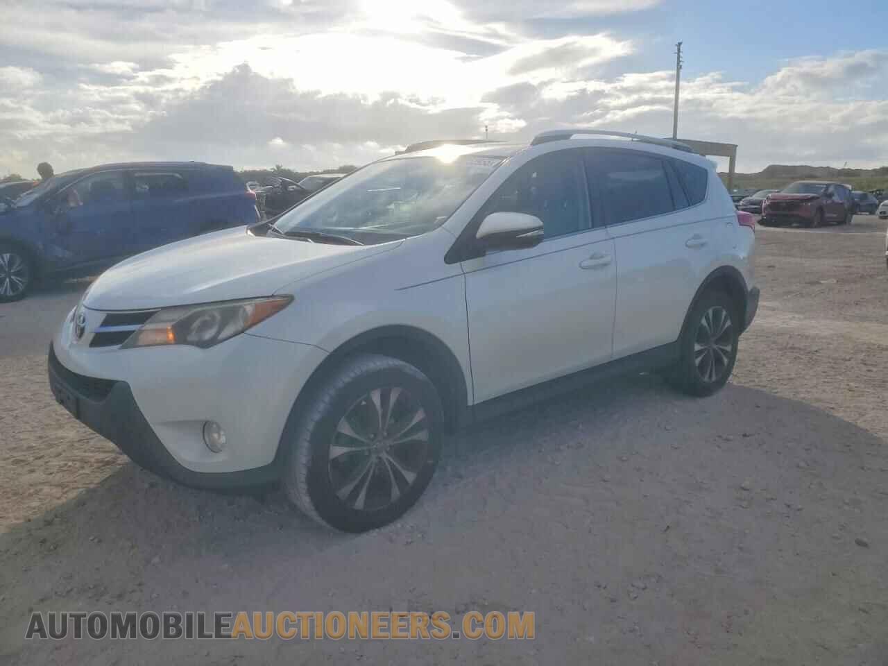 JTMDFREVXFD166018 TOYOTA RAV4 2015