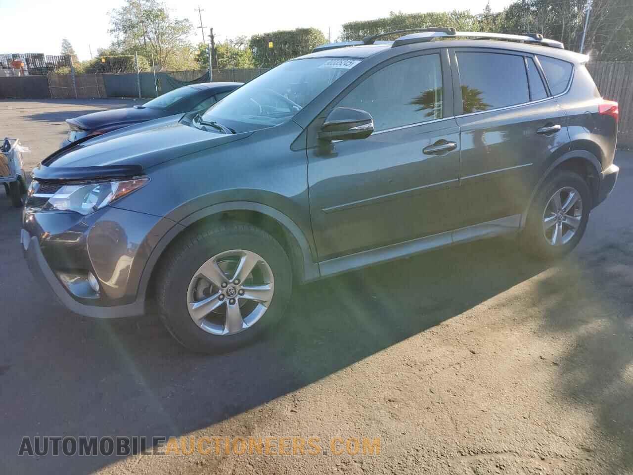 JTMRFREV0FD111003 TOYOTA RAV4 2015