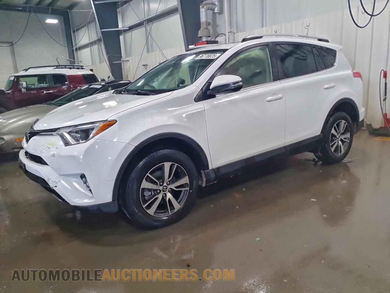 JTMRFREV5HD211407 TOYOTA RAV4 2017