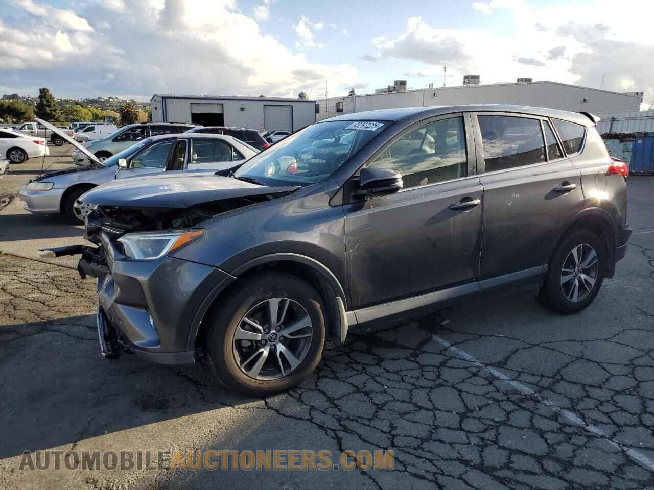 JTMRFREV5JD225331 TOYOTA RAV4 2018