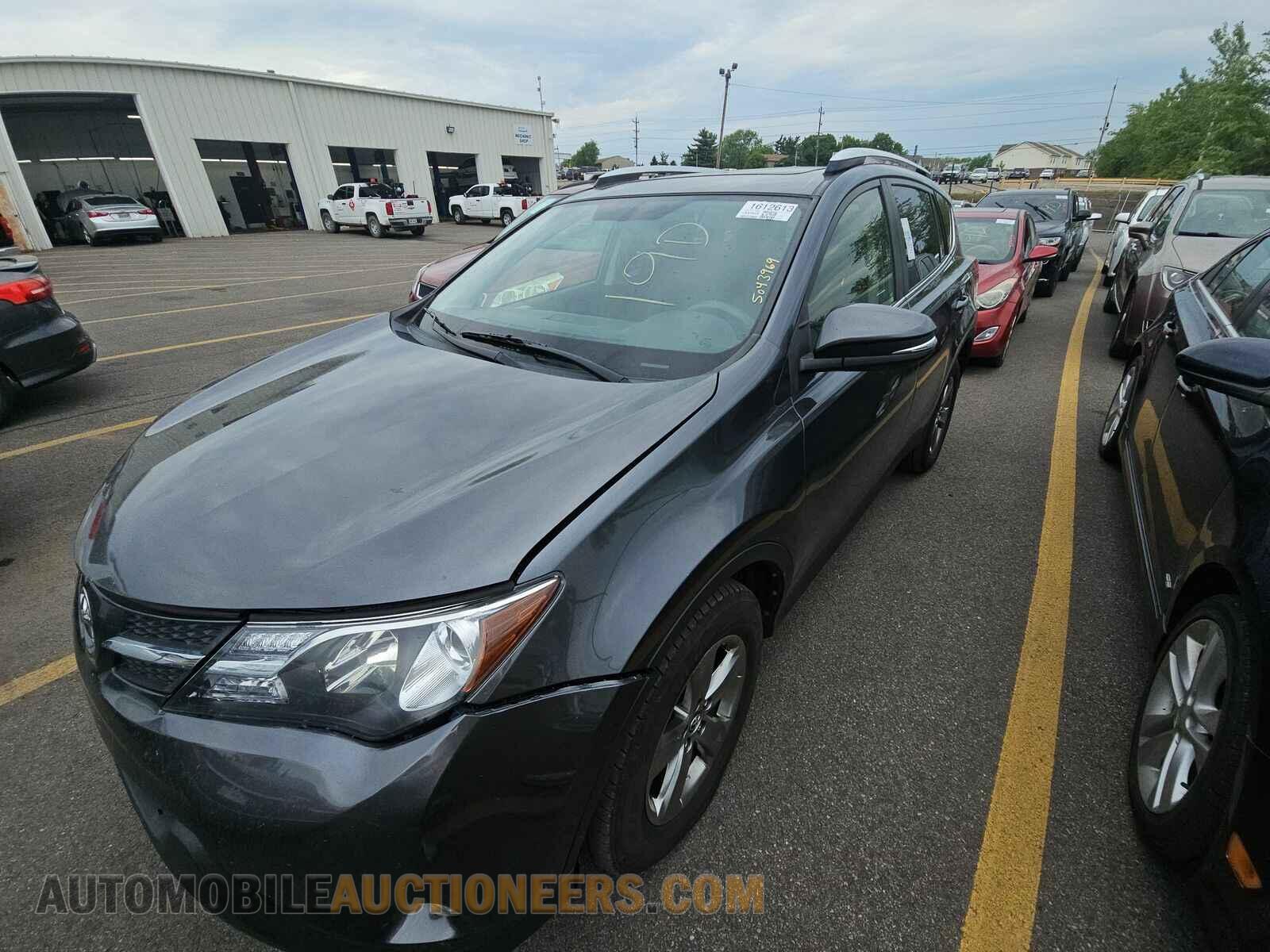 JTMRFREV8FD139308 Toyota RAV4 2015