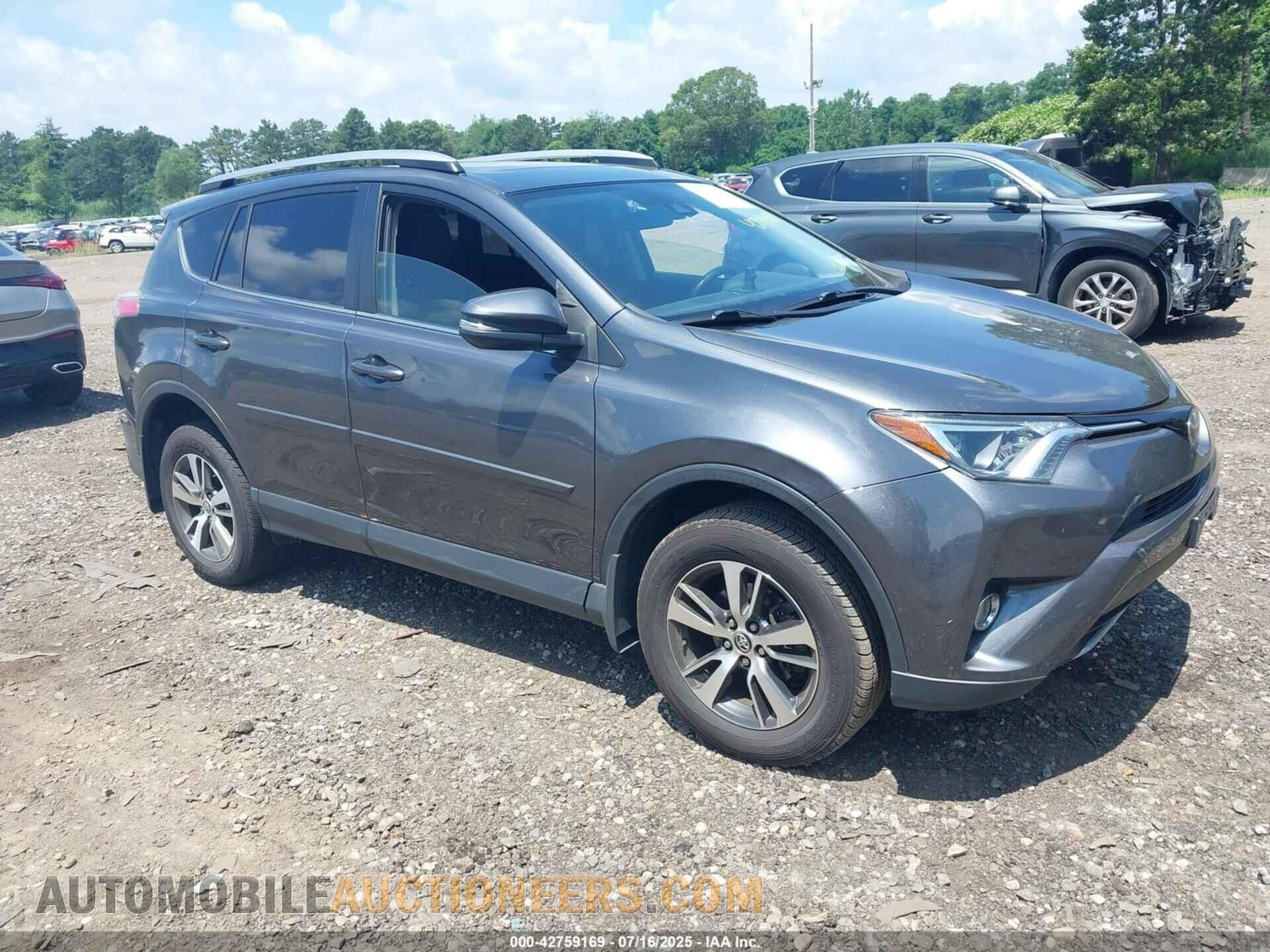 JTMRFREV8HD200045 TOYOTA RAV4 2017