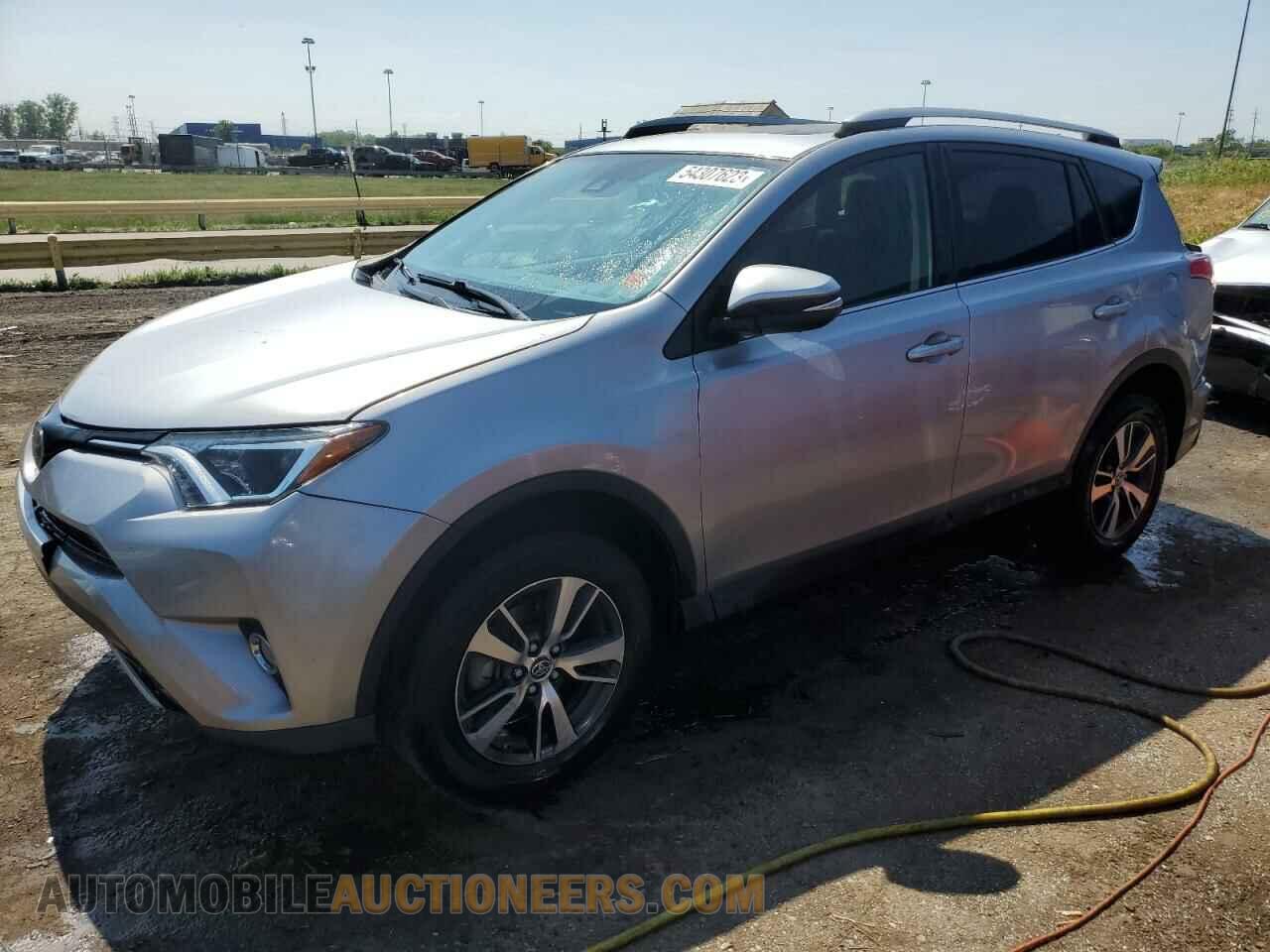 JTMRFREV8JD247579 TOYOTA RAV4 2018