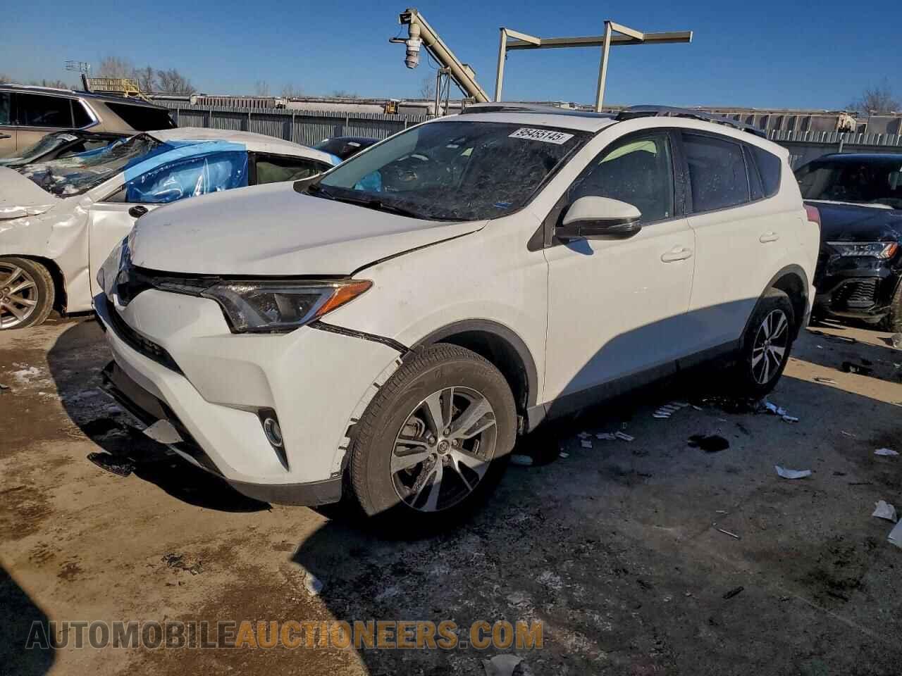 JTMRFREVXHD200032 TOYOTA RAV4 2017