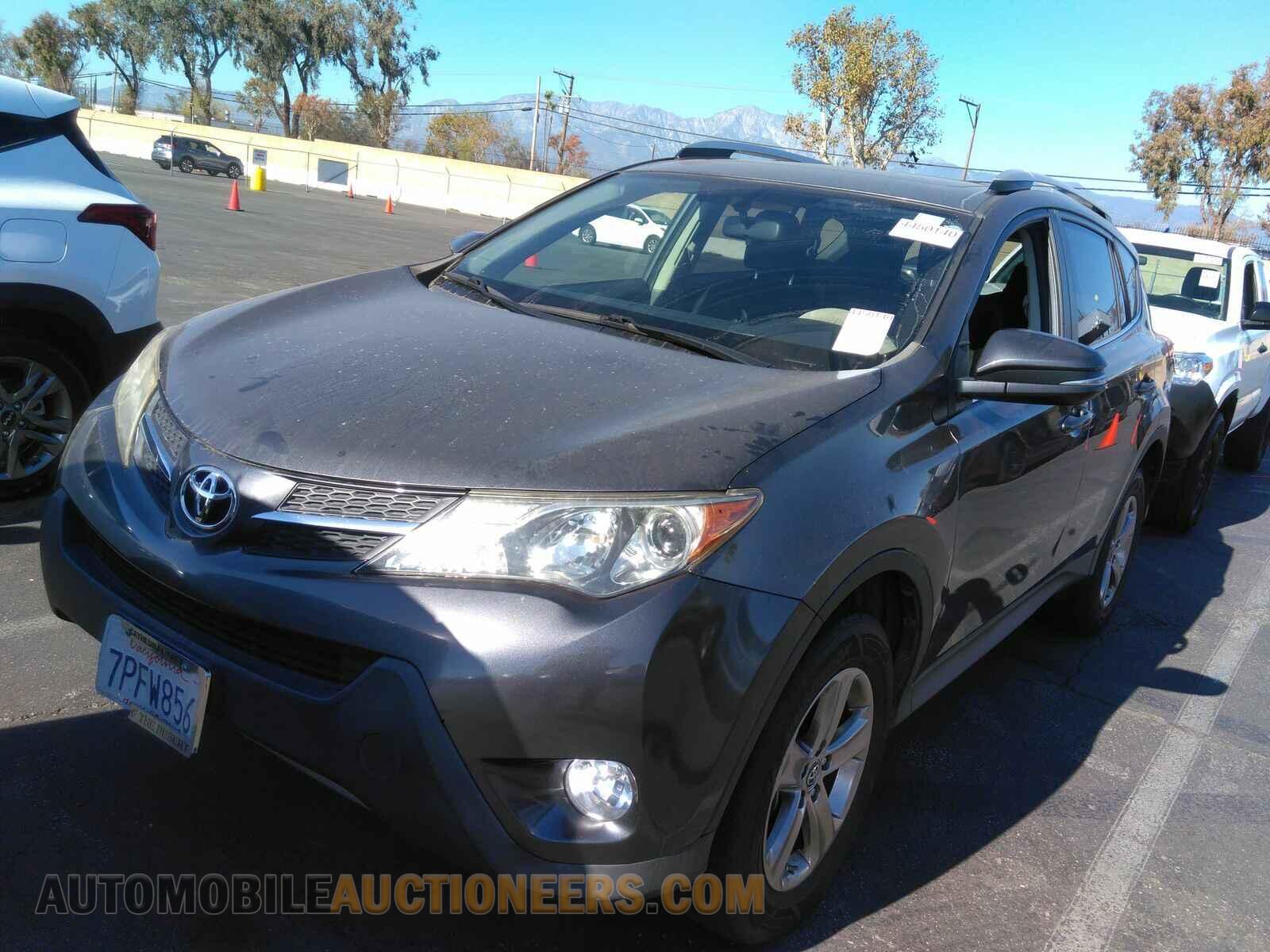 JTMWFREV5FD078342 Toyota RAV4 2015