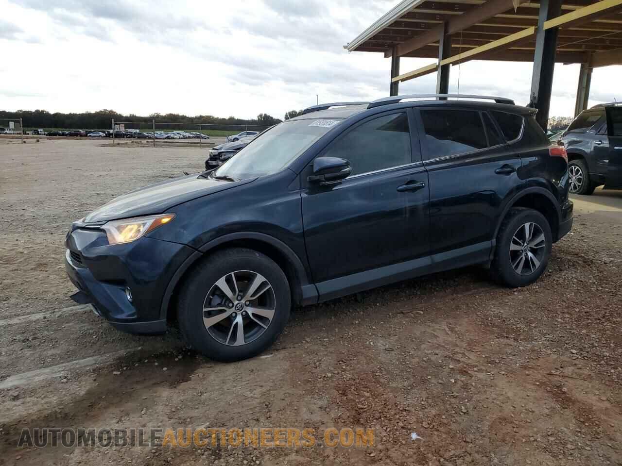 JTMWFREV7HD104992 TOYOTA RAV4 2017