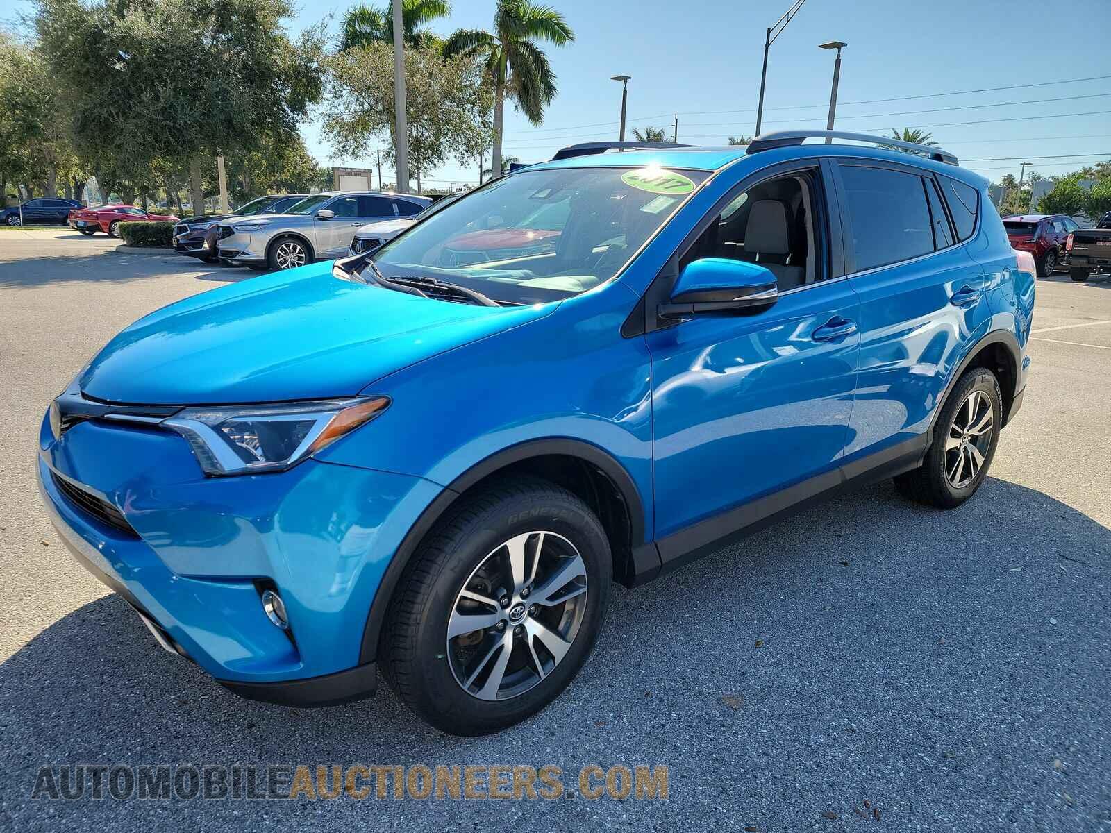 JTMWFREV8HD097048 Toyota RAV4 2017