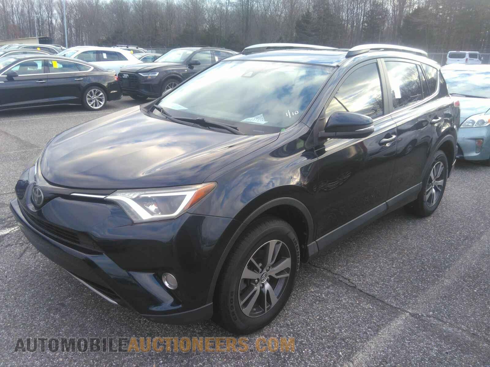 JTMWFREV9HD098421 Toyota RAV4 2017