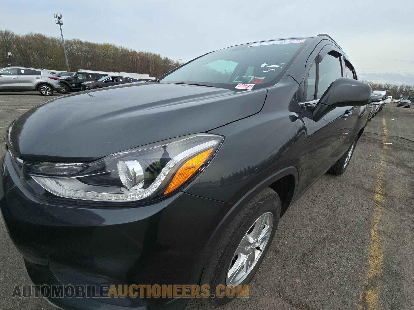 KL7CJPSB3JB710529 Chevrolet Trax 2018
