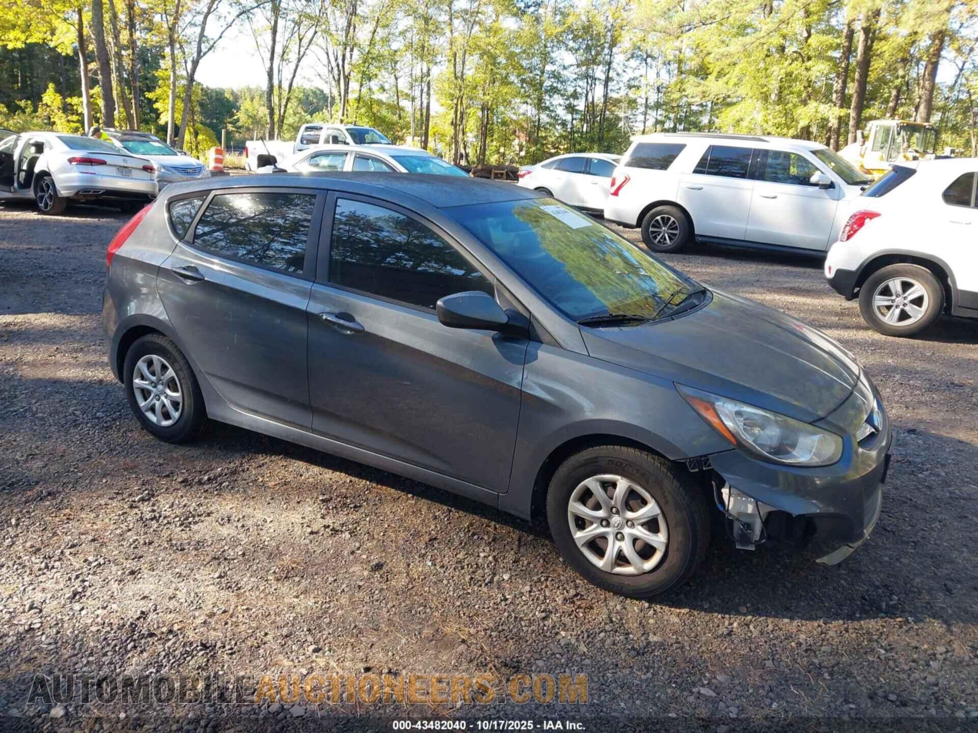 KMHCT5AE7DU071752 HYUNDAI ACCENT 2013