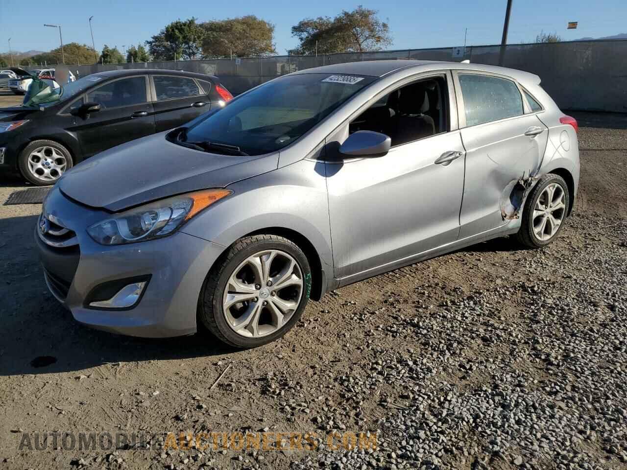 KMHD35LE8DU074497 HYUNDAI ELANTRA 2013