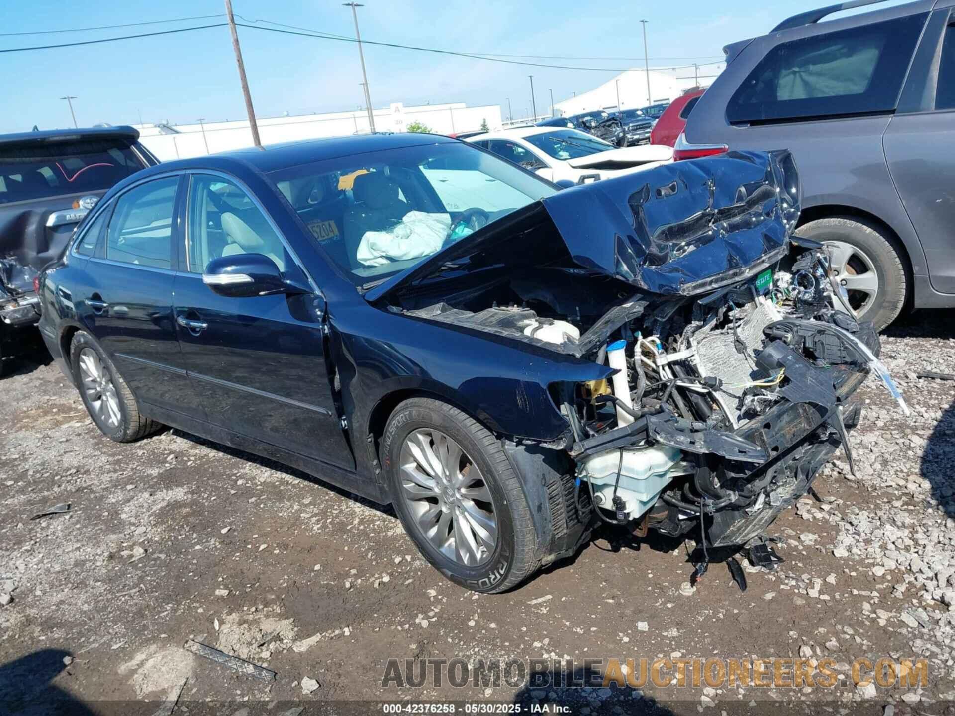 KMHFC4DF9BA518236 HYUNDAI AZERA 2011