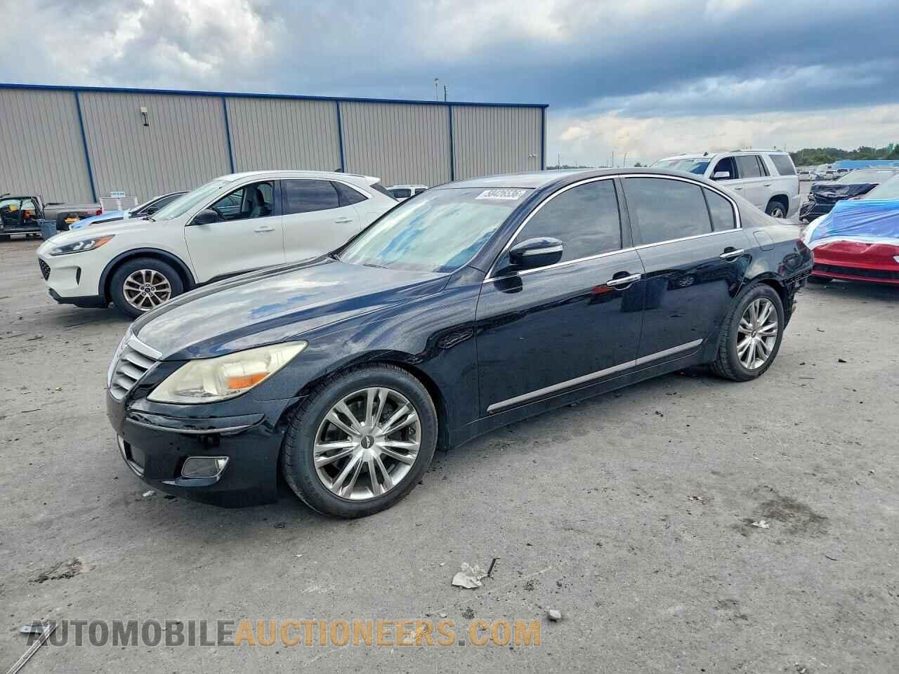KMHGC4DF2BU124385 HYUNDAI GENESIS 2011