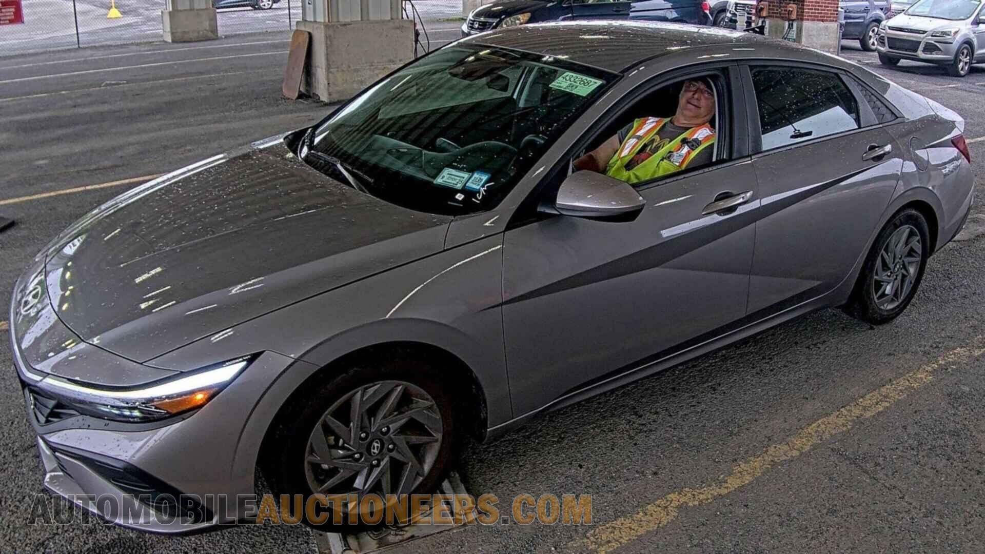 KMHLM4DG5RU647995 HYUNDAI ELANTRA 2024
