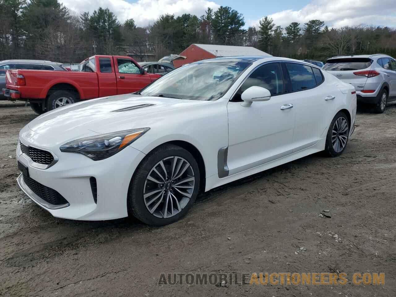 KNAE25LA9J6016632 KIA STINGER 2018