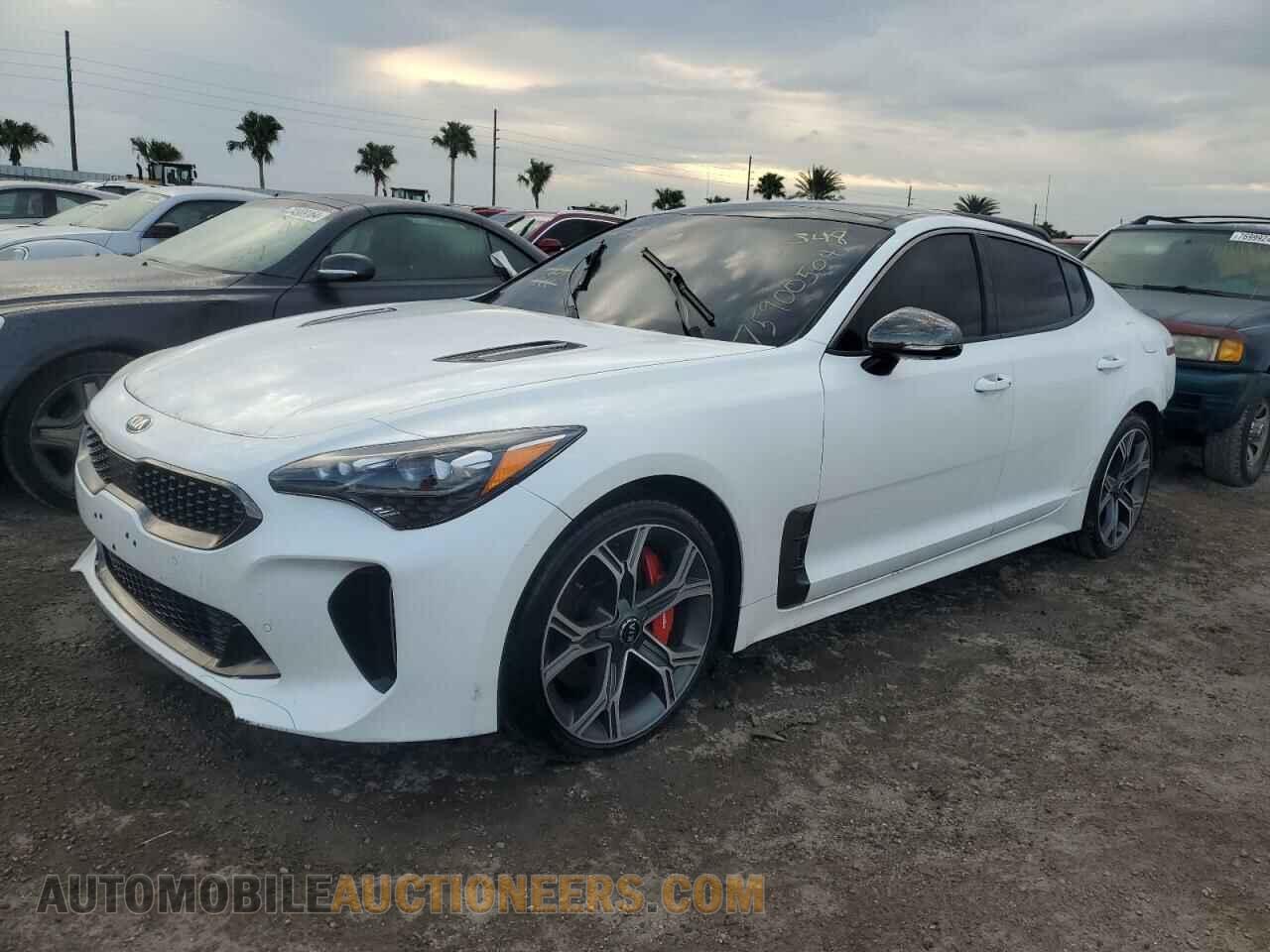 KNAE55LC7L6083130 KIA STINGER 2020
