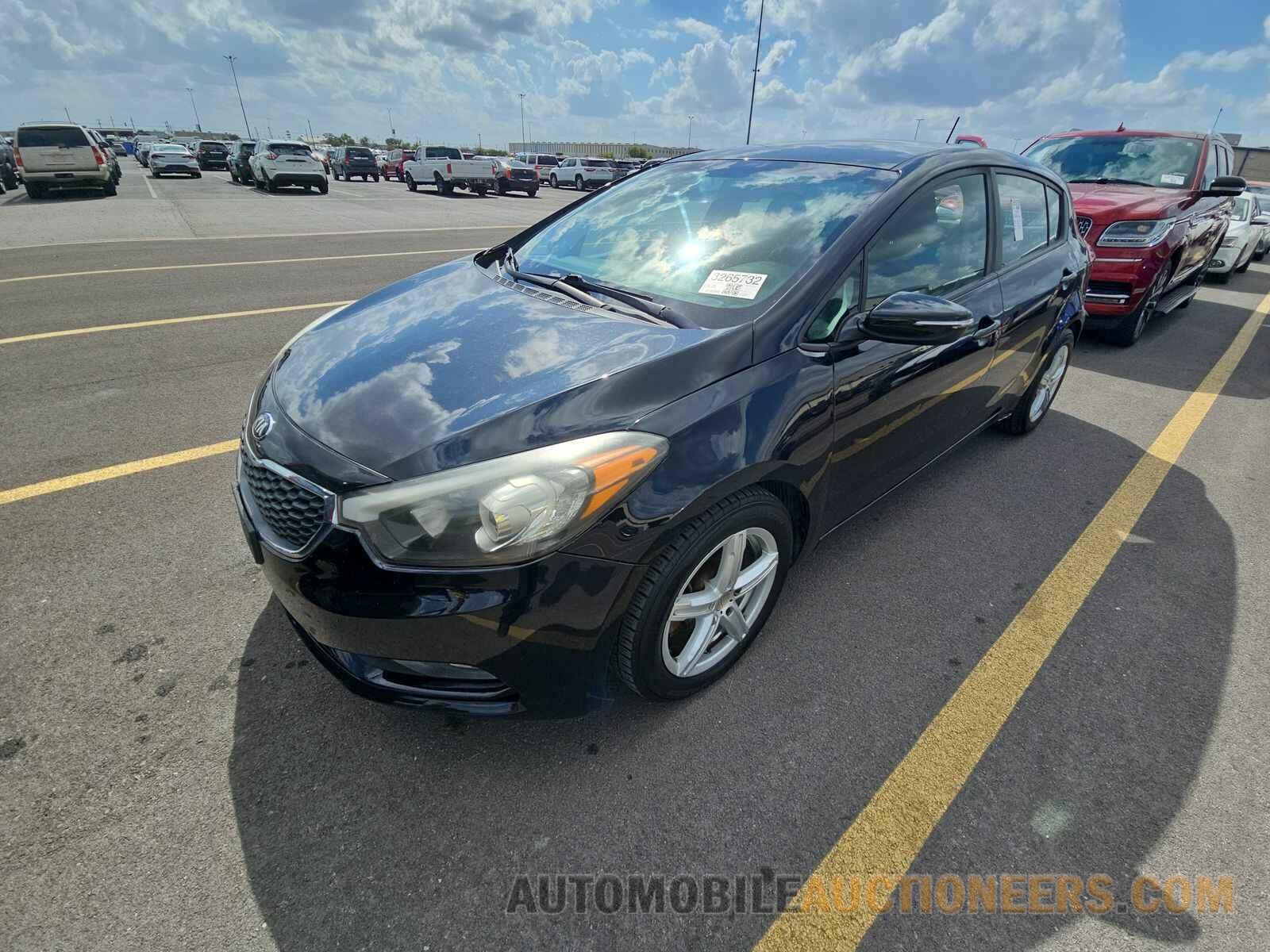 KNAFK5A85G5622240 Kia Forte5 2016