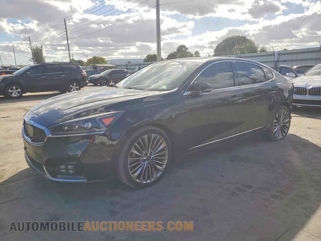 KNALC4J15H5073766 KIA CADENZA 2017