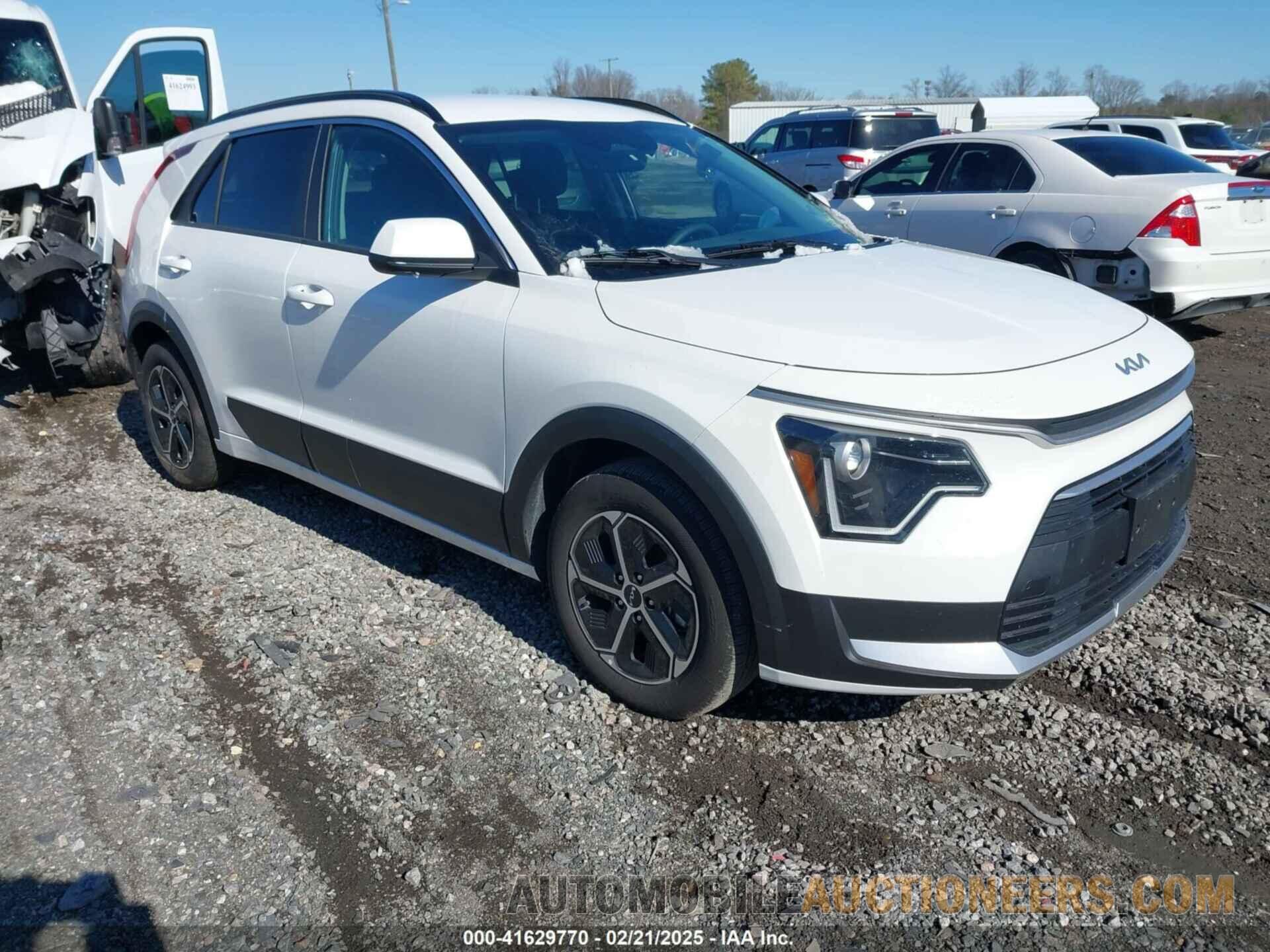 KNDCP3LE1R5178842 KIA NIRO 2024