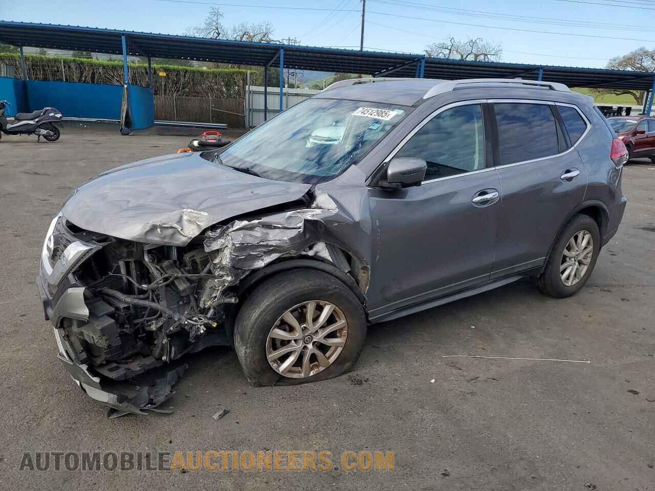 KNMAT2MT1HP516883 NISSAN ROGUE 2017