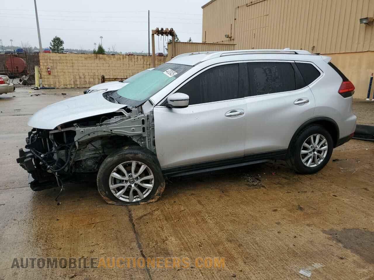 KNMAT2MT2HP505083 NISSAN ROGUE 2017