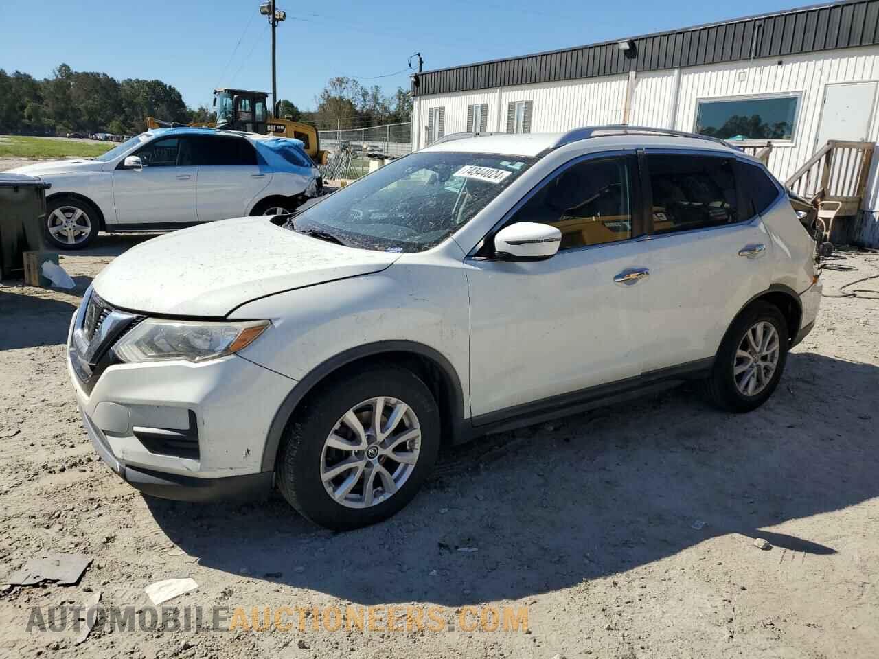 KNMAT2MT2HP588921 NISSAN ROGUE 2017