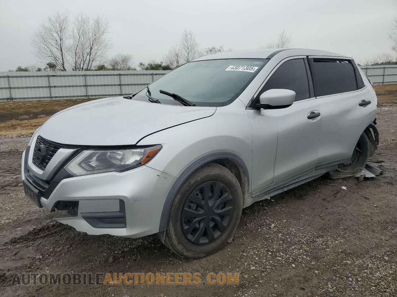 KNMAT2MT4HP549490 NISSAN ROGUE 2017