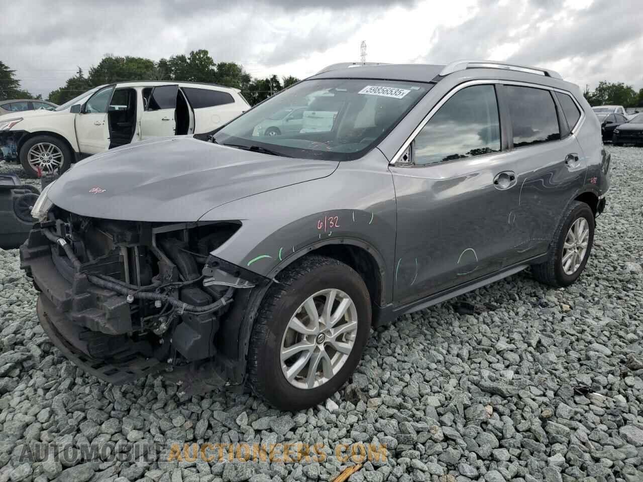 KNMAT2MT5HP590565 NISSAN ROGUE 2017
