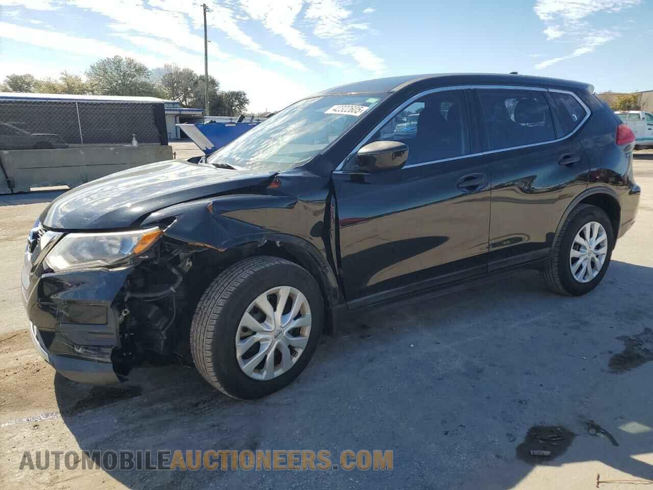 KNMAT2MT7HP500784 NISSAN ROGUE 2017