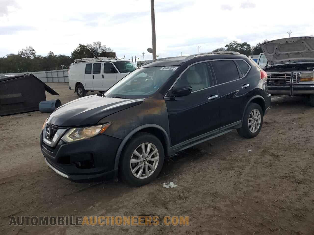 KNMAT2MT7HP514815 NISSAN ROGUE 2017