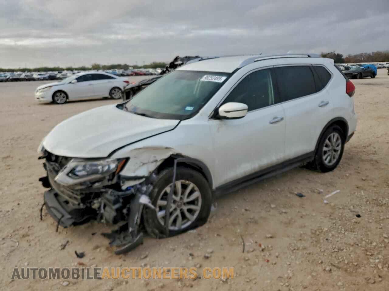 KNMAT2MT7HP519321 NISSAN ROGUE 2017