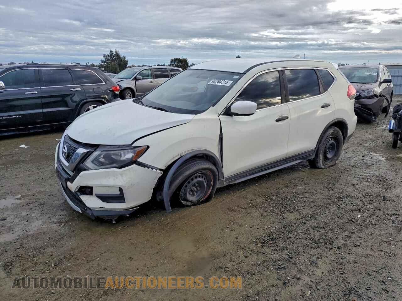 KNMAT2MT7HP558569 NISSAN ROGUE 2017