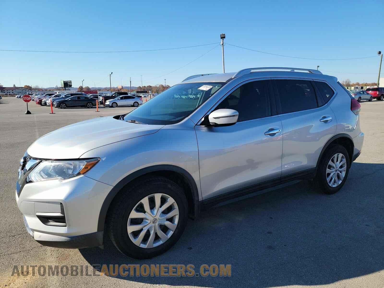 KNMAT2MT7HP563321 Nissan Rogue 2017