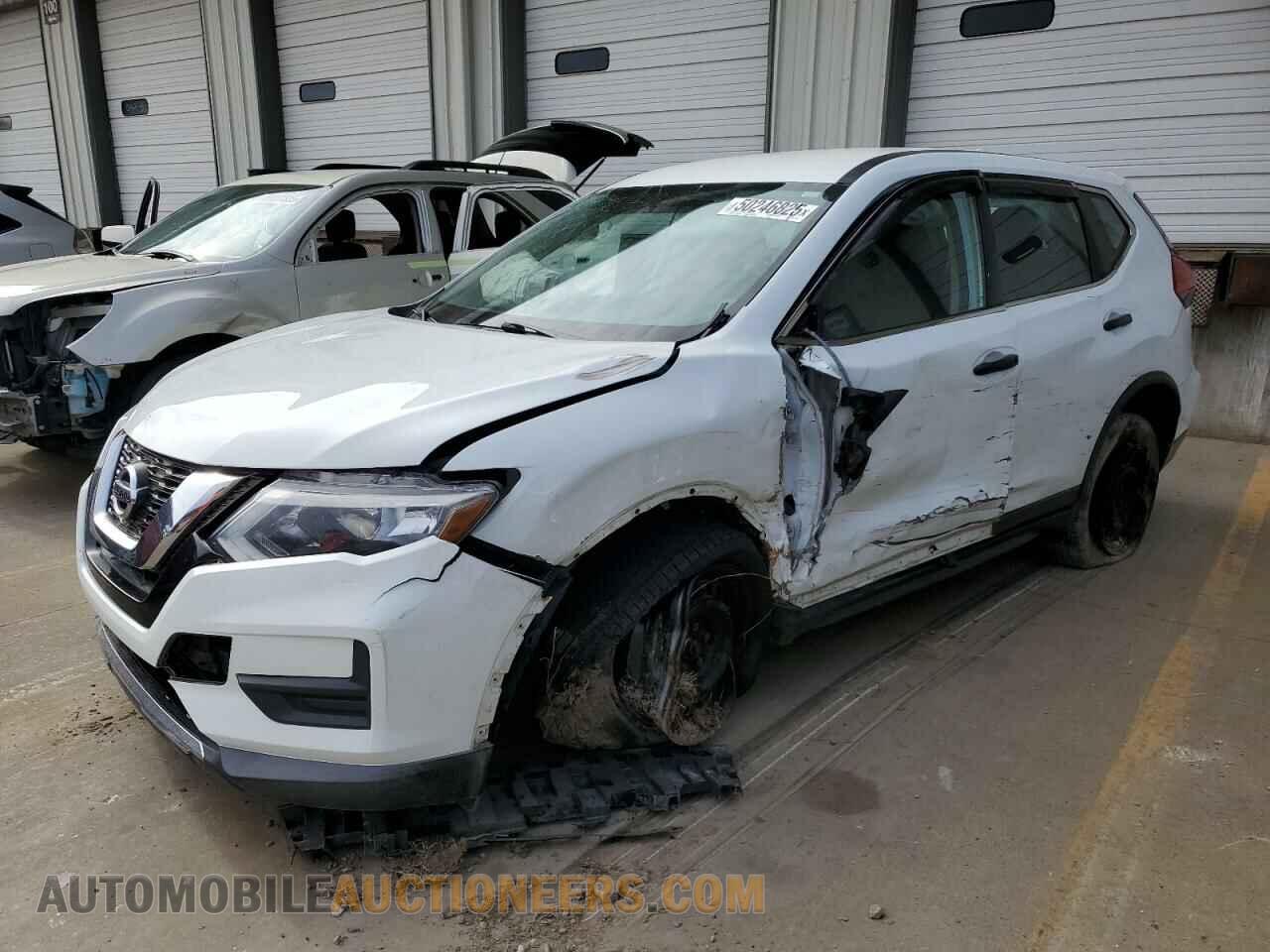 KNMAT2MT7HP566249 NISSAN ROGUE 2017
