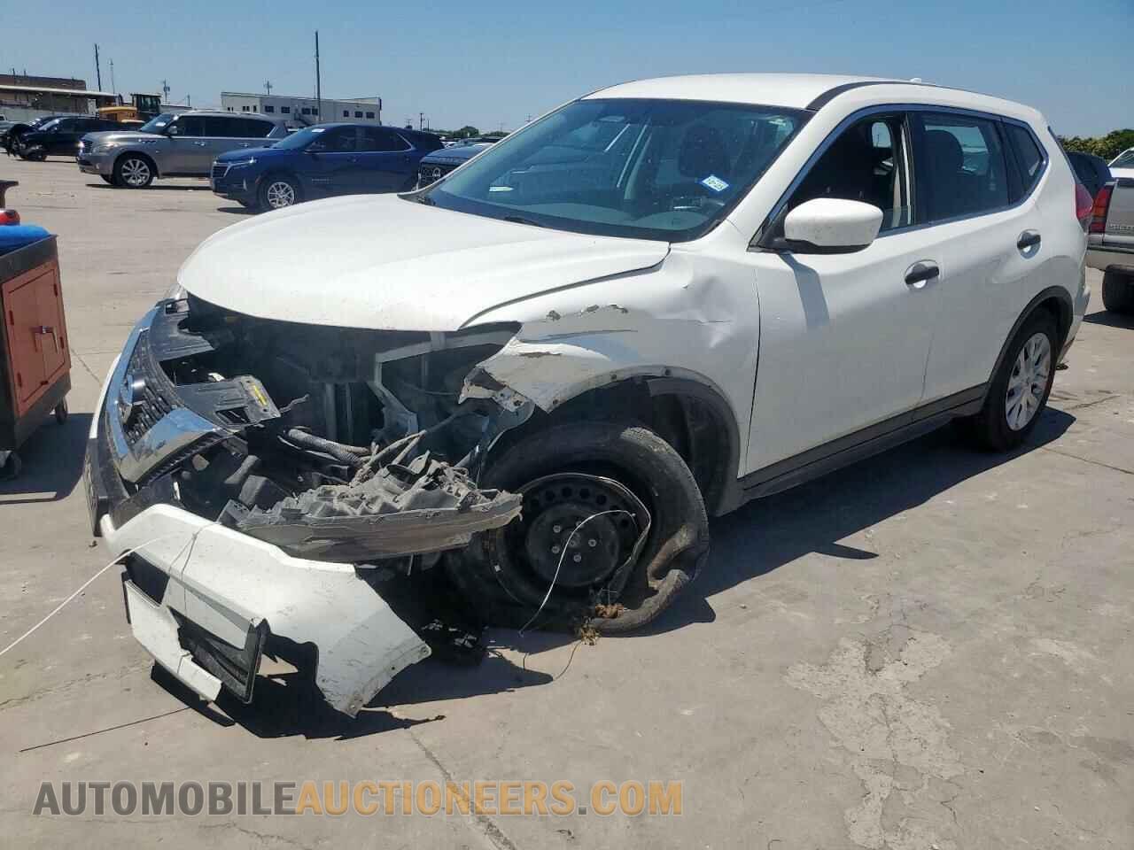 KNMAT2MT7HP567451 NISSAN ROGUE 2017