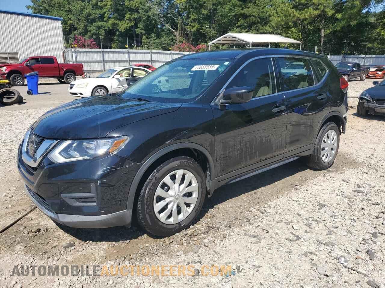 KNMAT2MT7HP568504 NISSAN ROGUE 2017