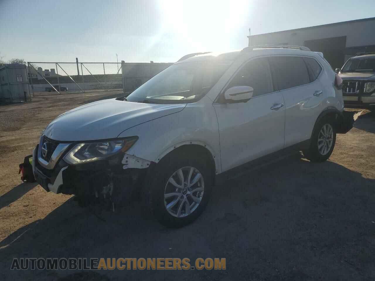 KNMAT2MT7HP569104 NISSAN ROGUE 2017