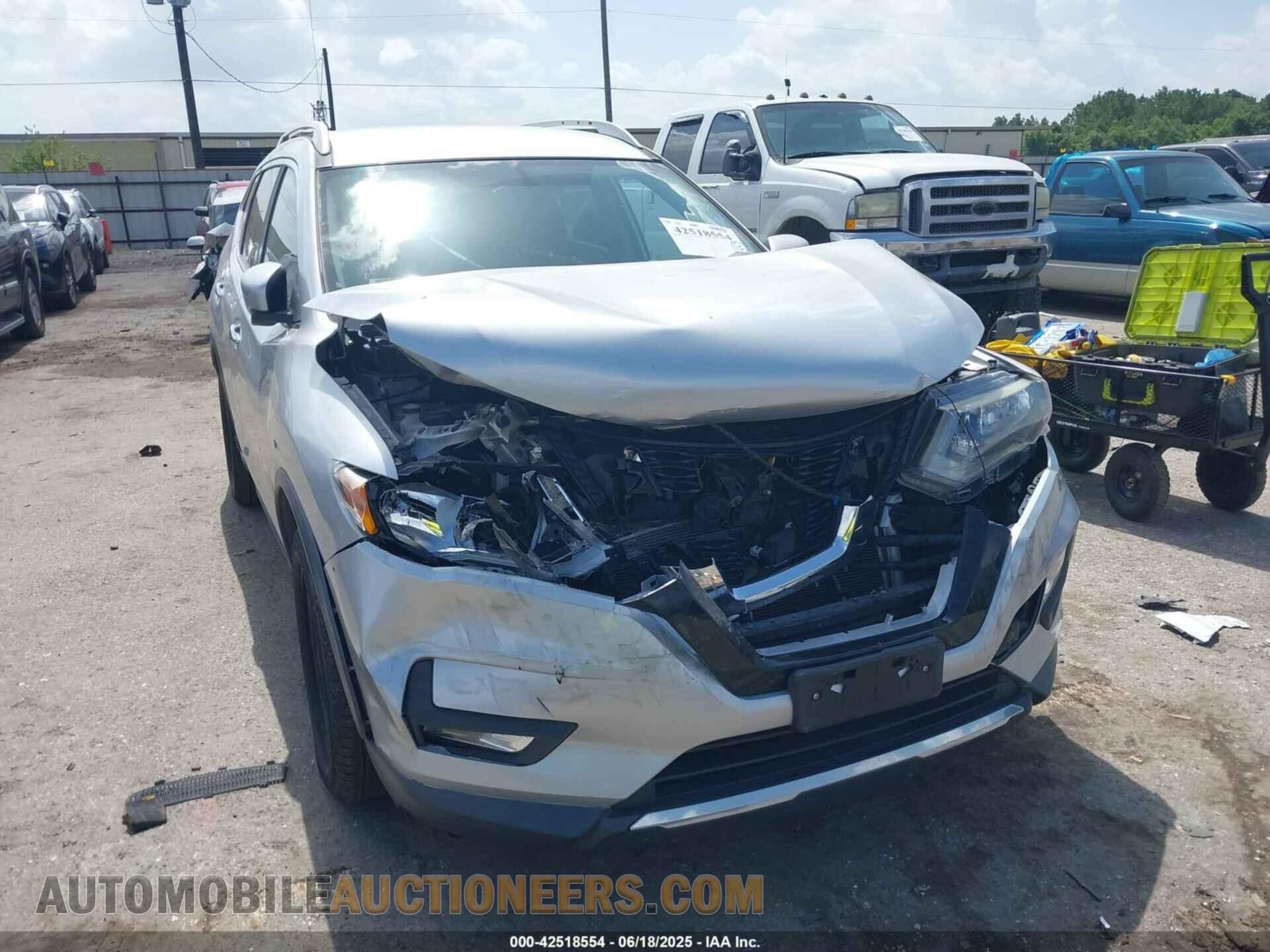 KNMAT2MT7HP573394 NISSAN ROGUE 2017