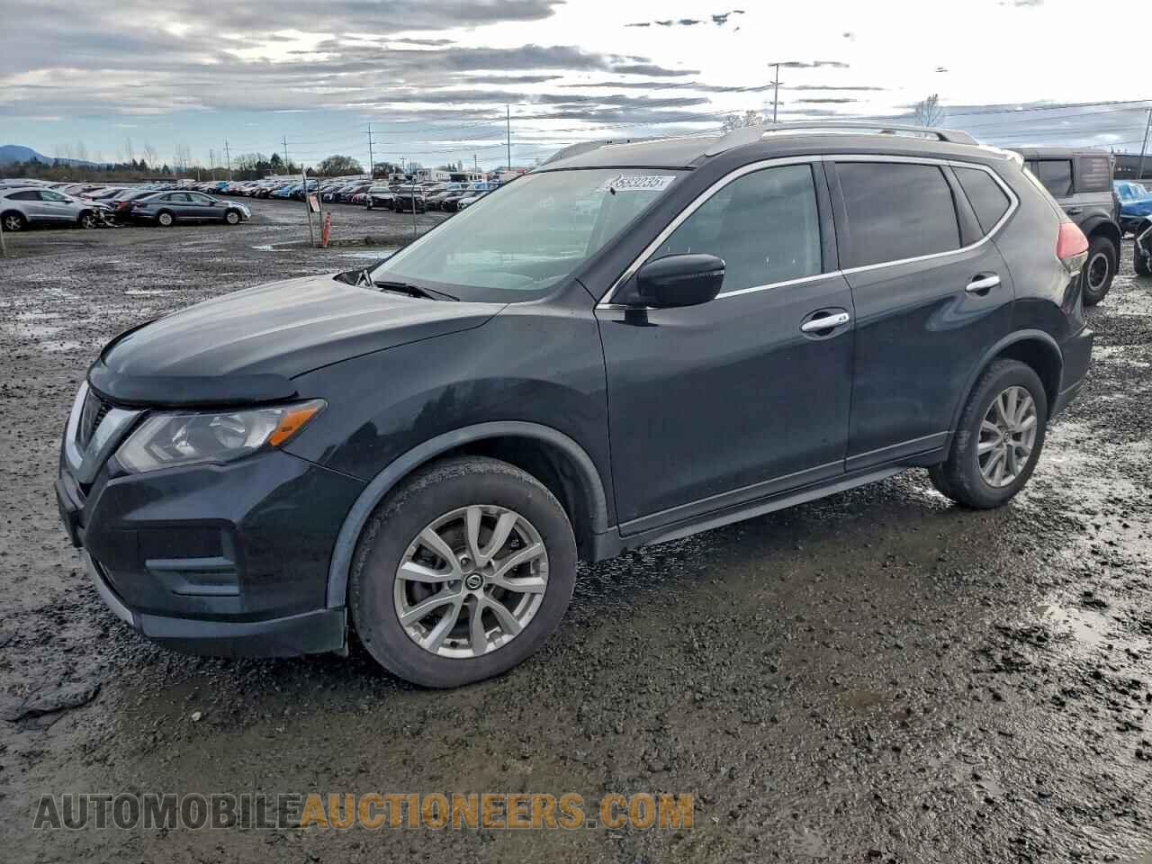 KNMAT2MT7HP588249 NISSAN ROGUE 2017