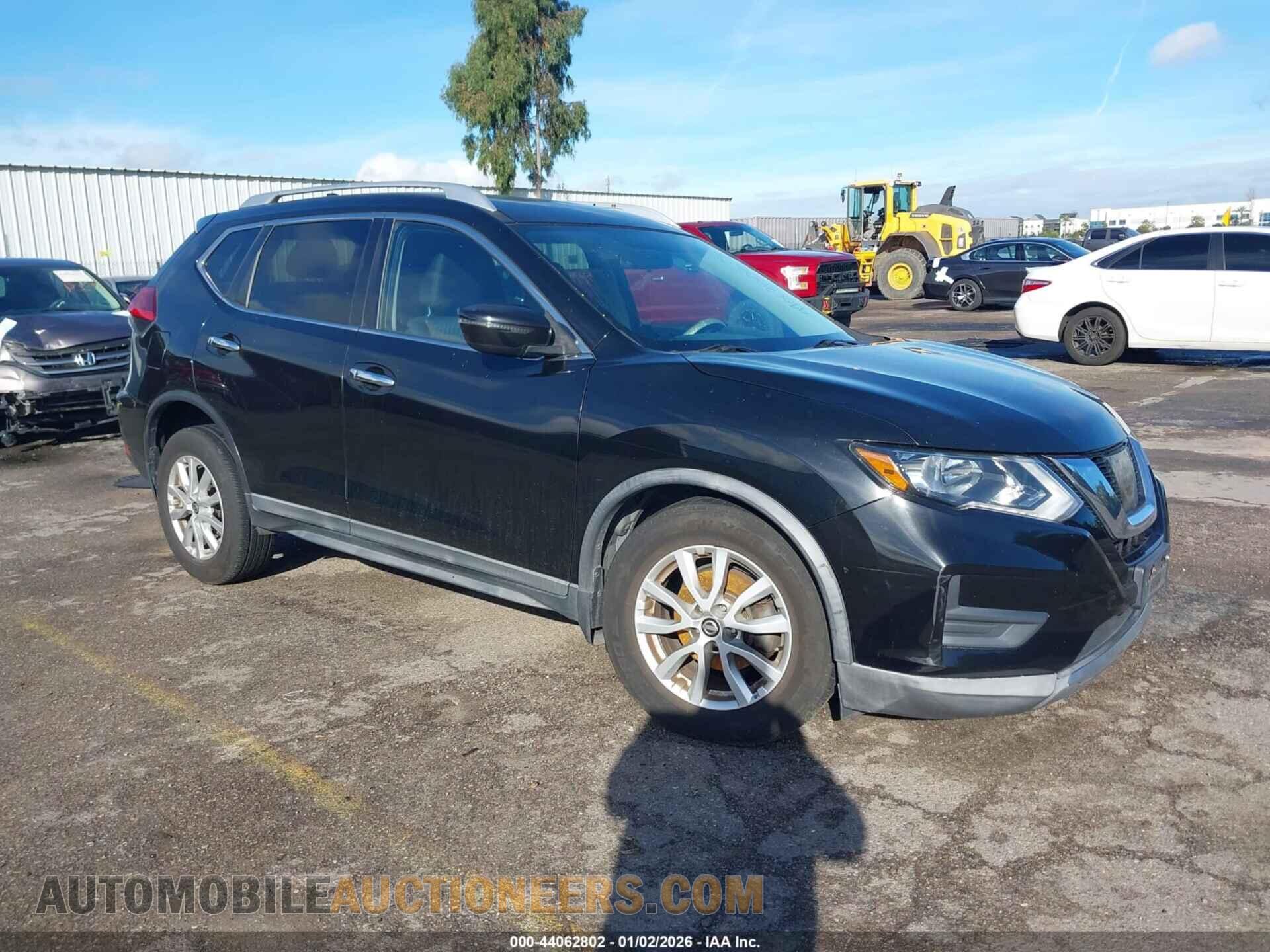 KNMAT2MT7HP590289 NISSAN ROGUE 2017